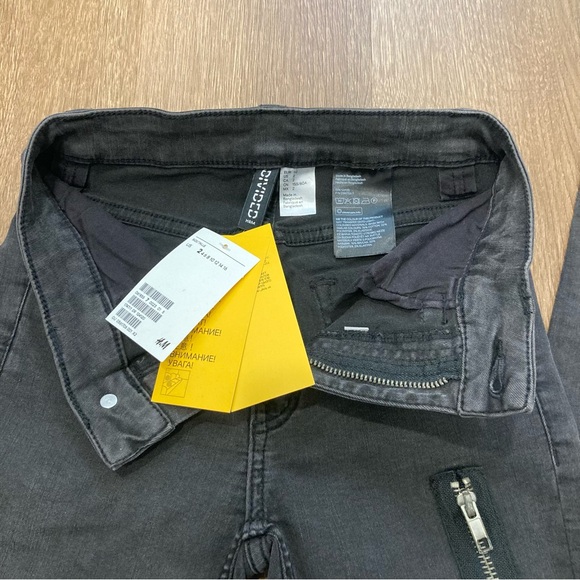 Divided H&M Women’s Charcoal High-Waisted Jeans Zipper Accent Moto Size 2 - Picture 10 of 15